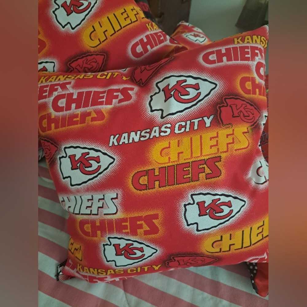 Pillow (1) - Kansas City Chiefs